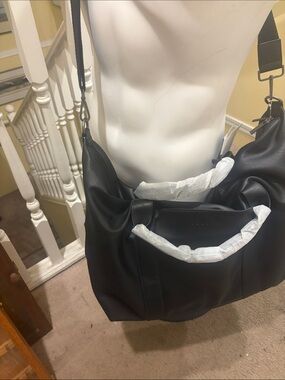 Bugatti Black Leather Shoulder Bag with Dual Handles
